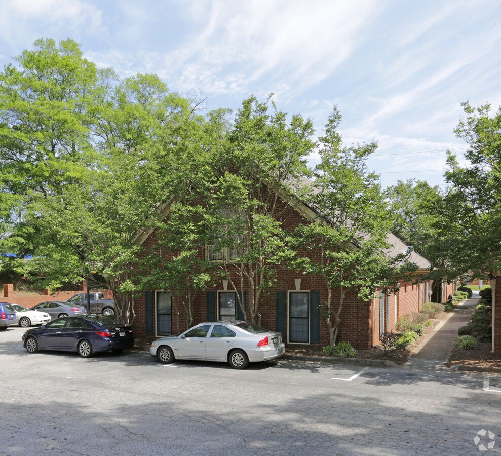 3700 Market St, Clarkston, GA 30021