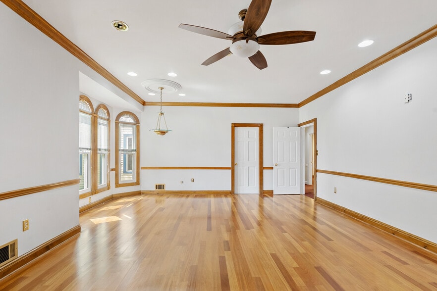 30 Freneau Ave, Matawan, NJ for lease - Interior Photo - Image 2 of 17