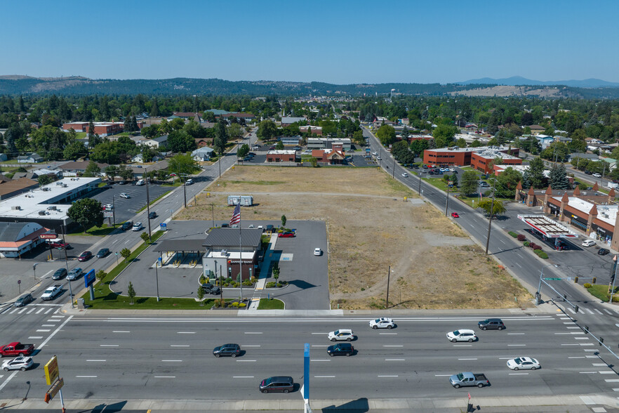 Banner Plaza portfolio of 2 properties for sale on LoopNet.com - Building Photo - Image 2 of 7