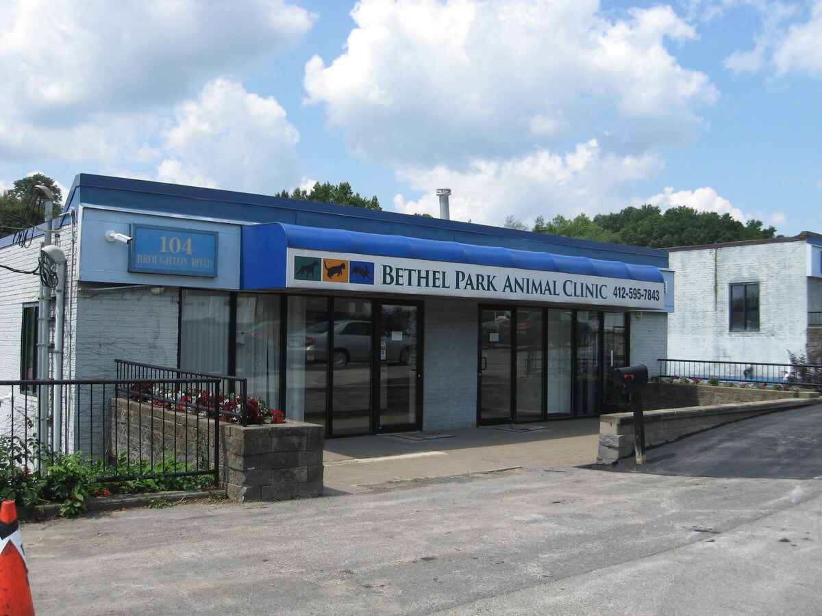 104 Broughton Rd, Bethel Park, PA 15102