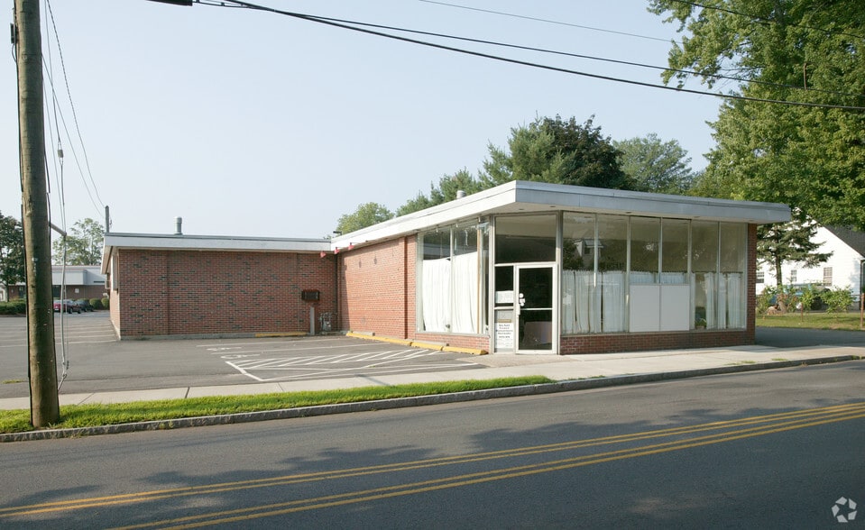 96 Alden Ave, Enfield, CT for lease - Building Photo - Image 1 of 8