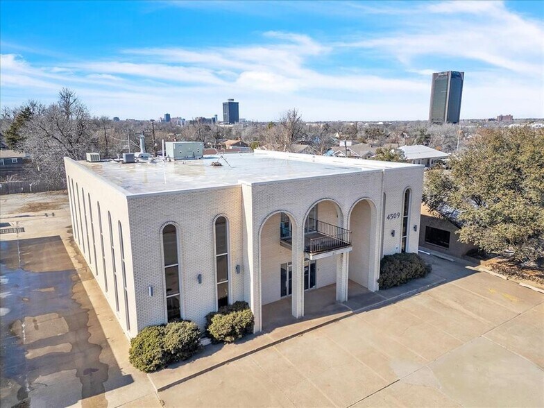 4509 N Classen Blvd, Oklahoma City, OK for lease - Building Photo - Image 1 of 7