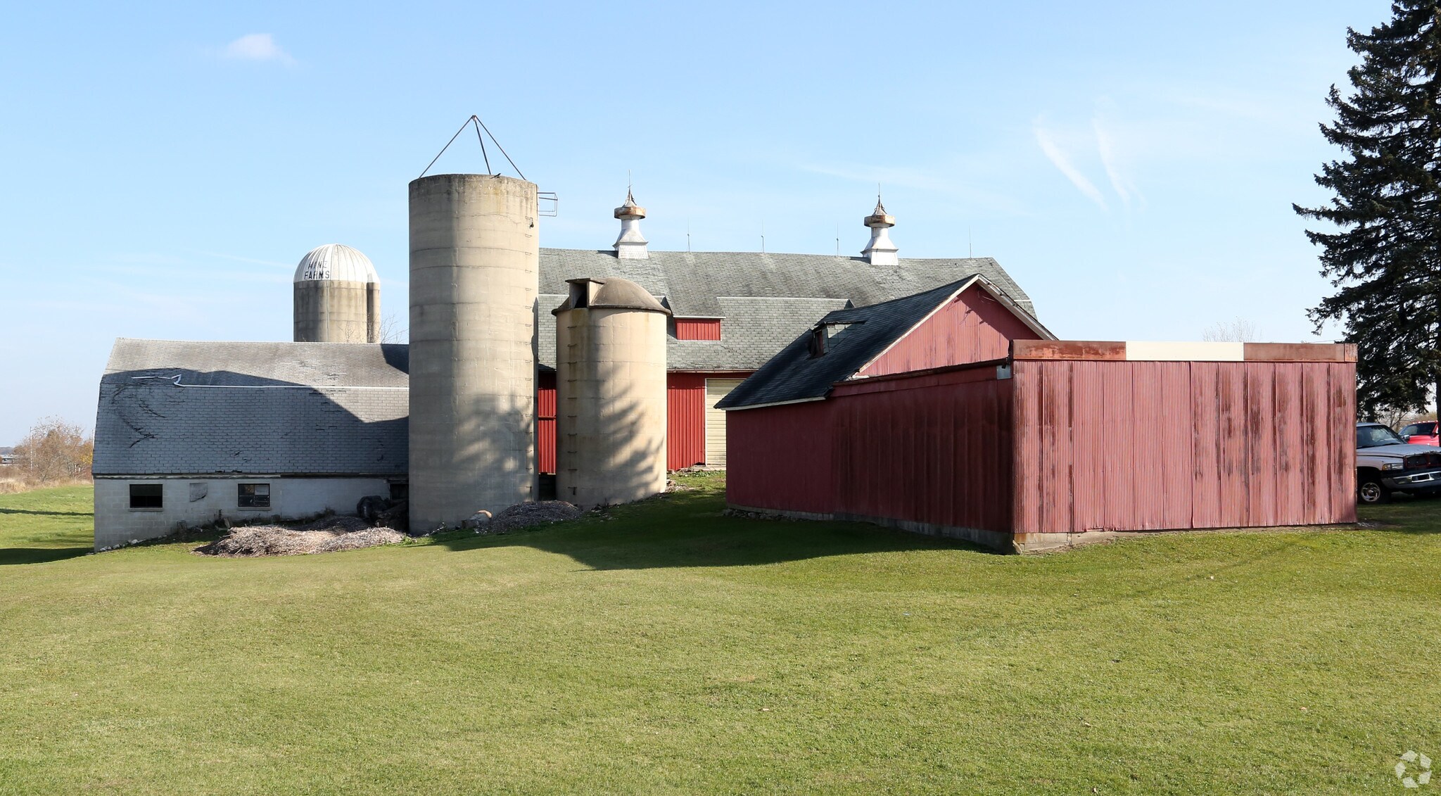 2575 S Main St, West Bend, WI for sale Primary Photo- Image 1 of 1