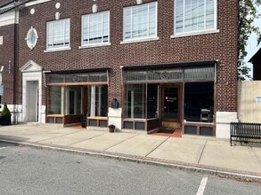 1 W Main St, Clinton, CT for lease Interior Photo- Image 1 of 3