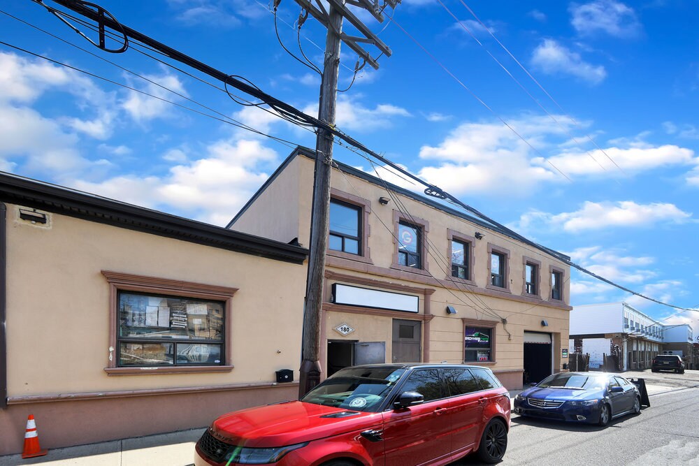 174180 Getty Ave, Clifton, NJ 07011