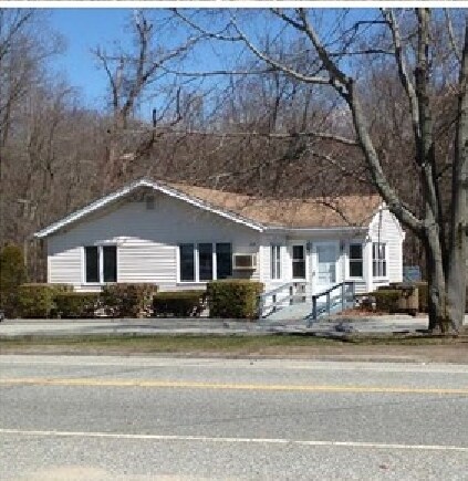 25 Chesterfield Rd, East Lyme, CT for sale Primary Photo- Image 1 of 1