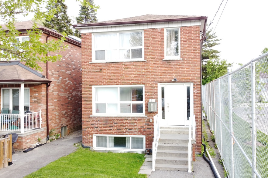 11 Dennis Av, Toronto, ON for sale - Building Photo - Image 2 of 8