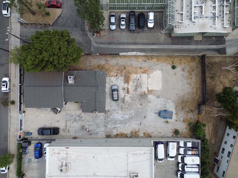 12270 Foothill Blvd, Sylmar, CA for lease - Building Photo - Image 2 of 17