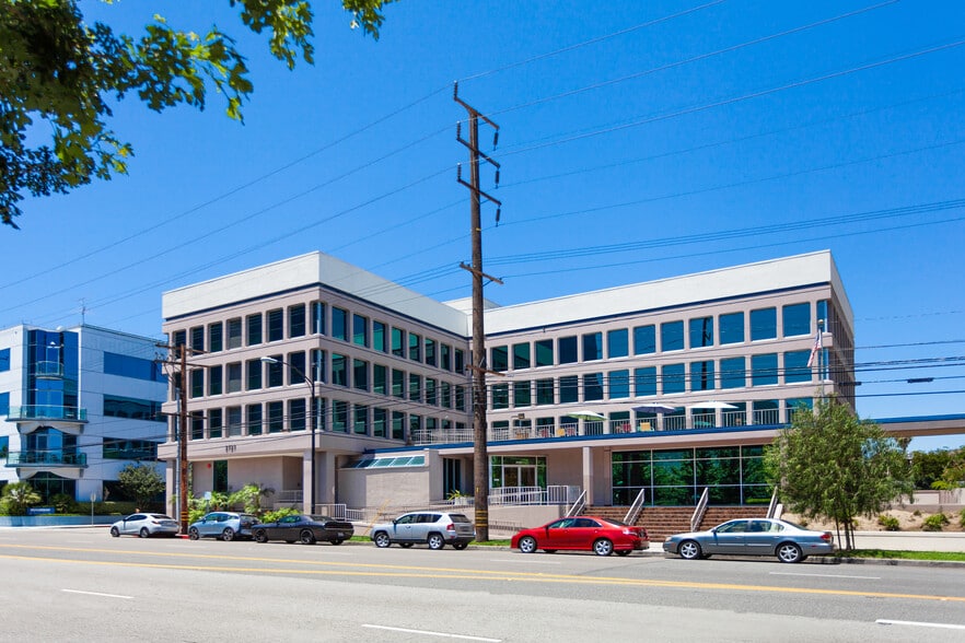 2727 W Alameda Ave, Burbank, CA for lease - Building Photo - Image 3 of 21