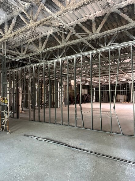 40 Wood Ave, Secaucus, NJ for lease - Building Photo - Image 3 of 13