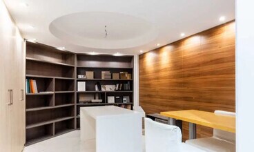 15 Rue Nicolas Charlet, Paris for lease Interior Photo- Image 2 of 4
