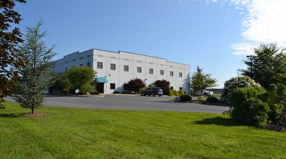 49 Wilshire Ct, Fishersville, VA for sale - Building Photo - Image 1 of 1