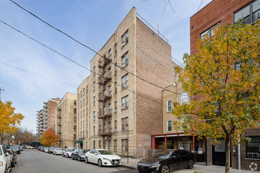 3230 Cruger Ave, Bronx, NY for sale - Primary Photo - Image 1 of 1