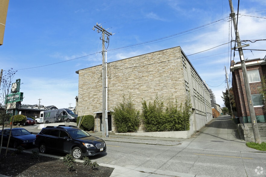 4000 Aurora Ave N, Seattle, WA for lease - Building Photo - Image 2 of 7