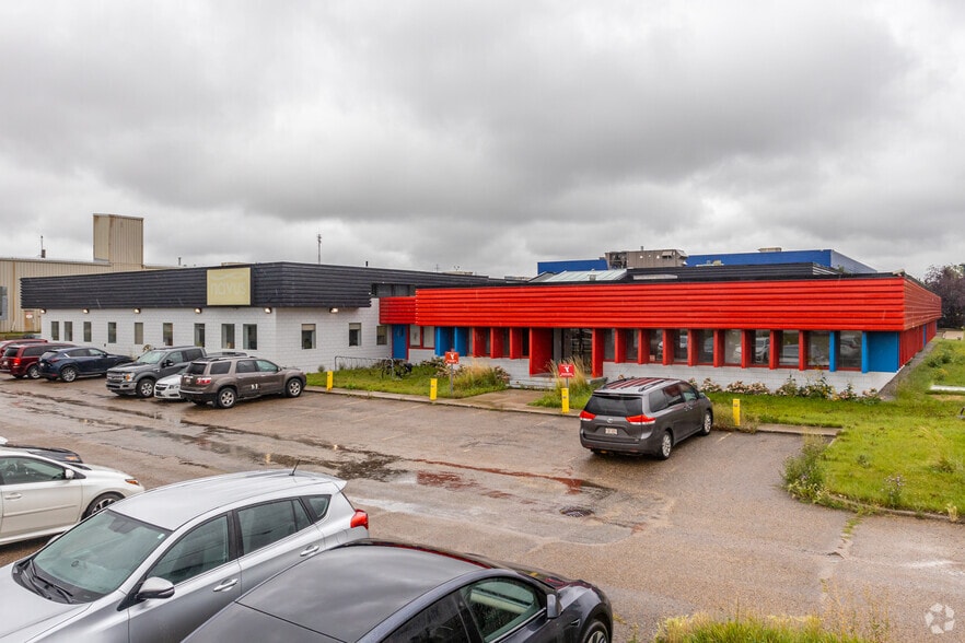 8525 Davies Rd NW, Edmonton, AB for lease - Primary Photo - Image 1 of 2