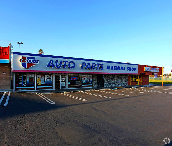 10525 Folsom Blvd, Rancho Cordova, CA for lease - Building Photo - Image 1 of 2