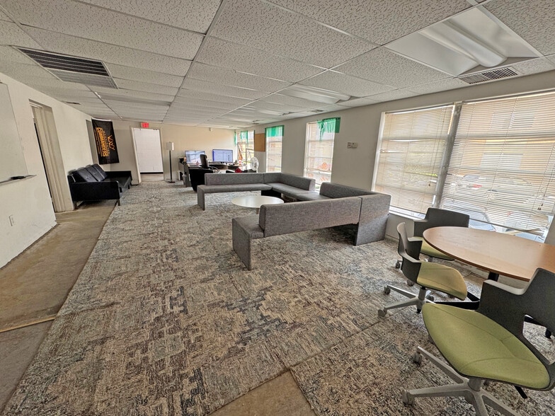 4900 Frolich Ln, Hyattsville, MD for lease - Interior Photo - Image 3 of 15