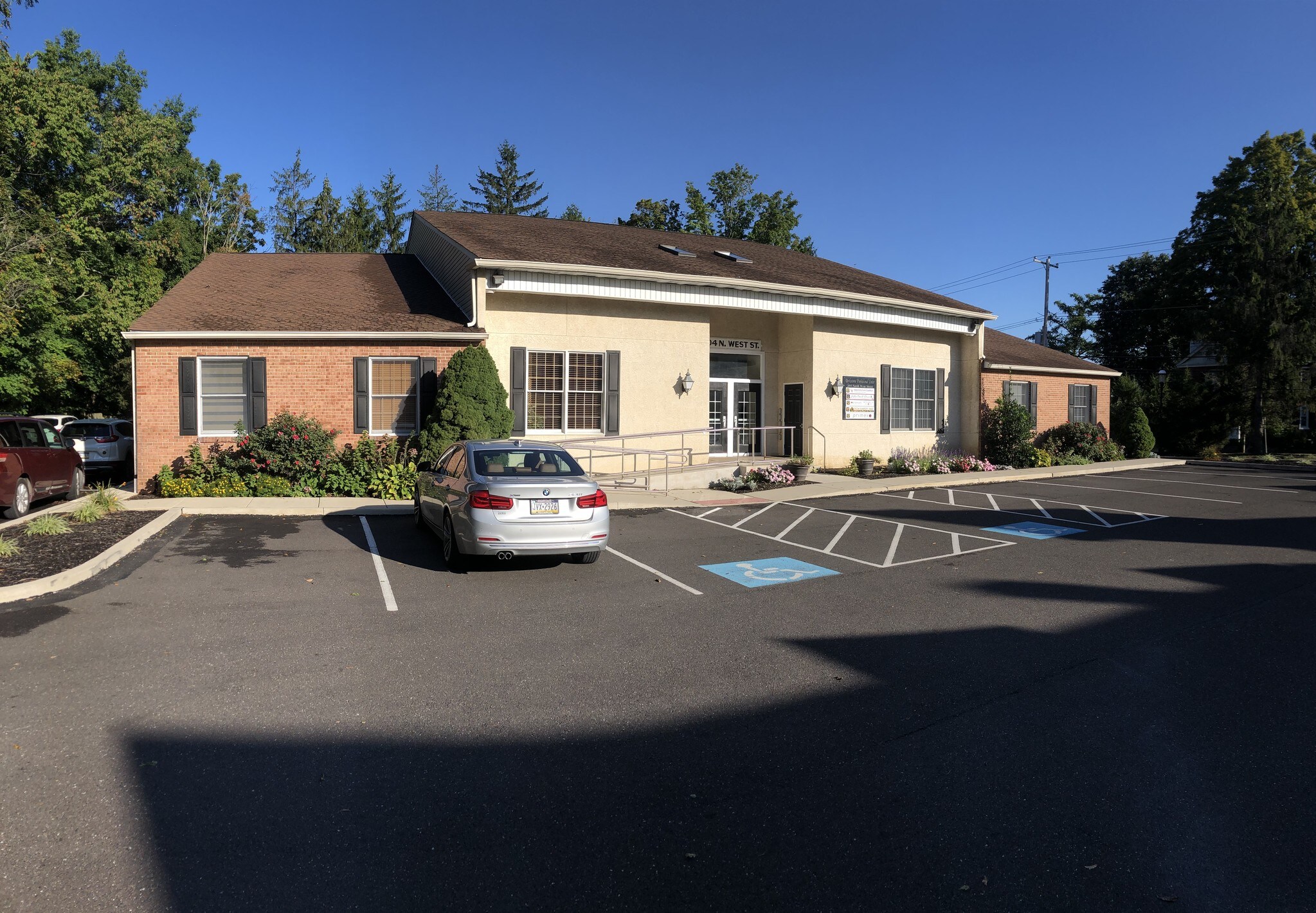 204 N West St, Doylestown, PA for sale Primary Photo- Image 1 of 1