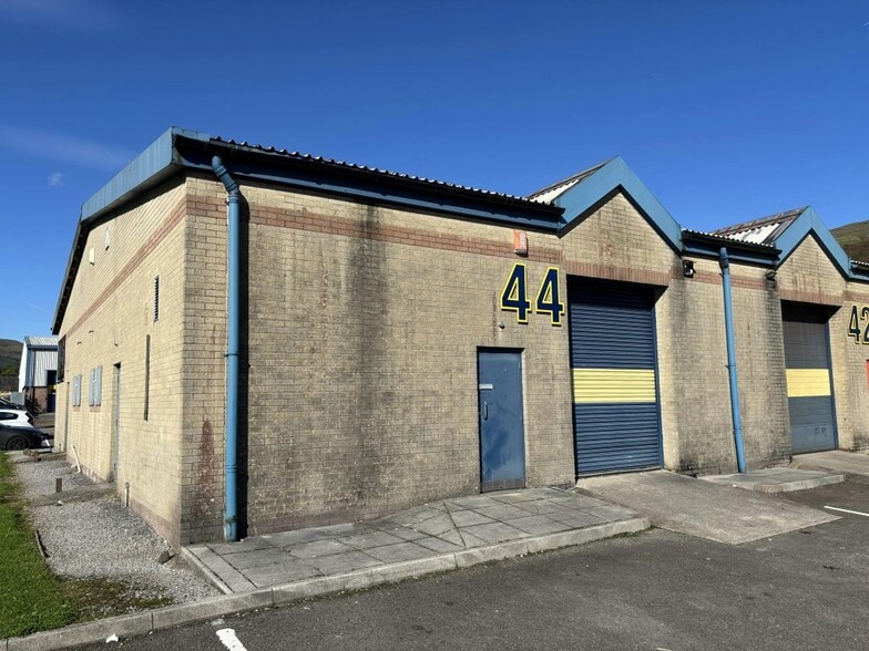Gelli Industrial Estate, Gelli for lease - Building Photo - Image 3 of 7