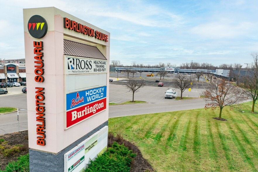 Burlington Square portfolio of 3 properties for sale on LoopNet.com - Building Photo - Image 2 of 21