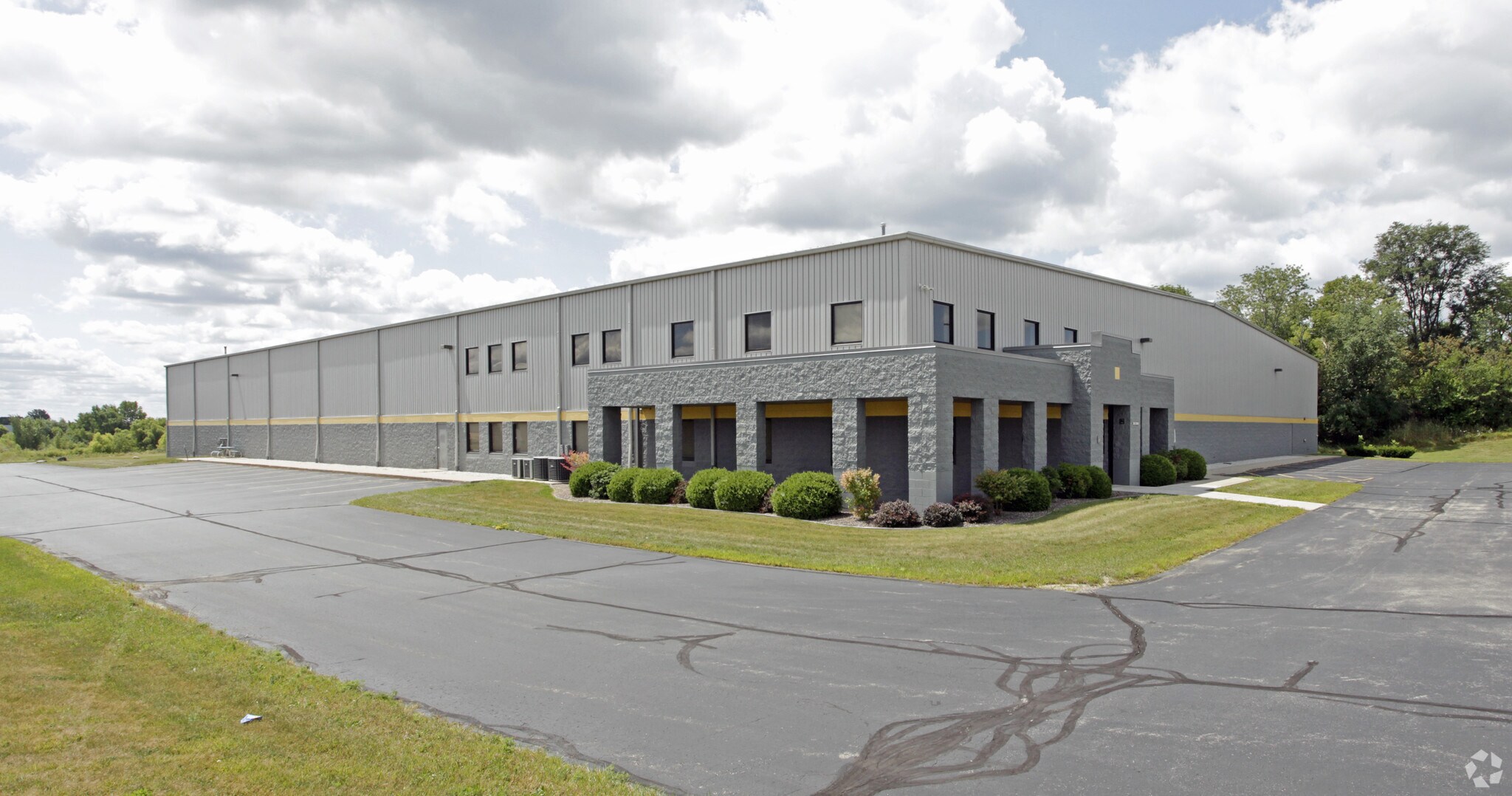 N173W21121 NW Passage Way, Jackson, WI for sale Building Photo- Image 1 of 1