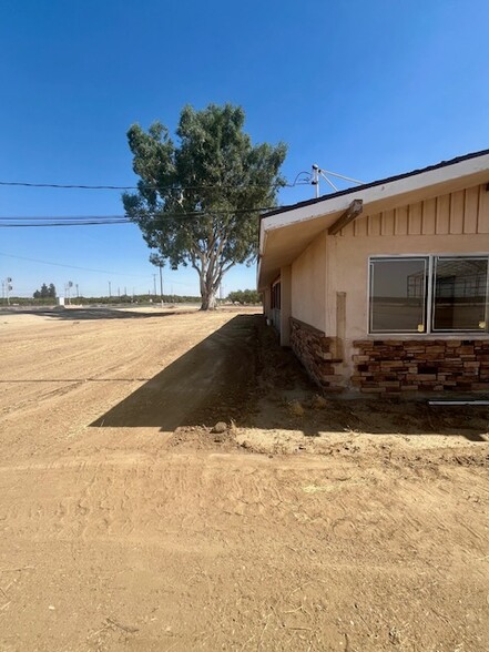 1270 E Riverside St, Shafter, CA for sale - Building Photo - Image 2 of 34