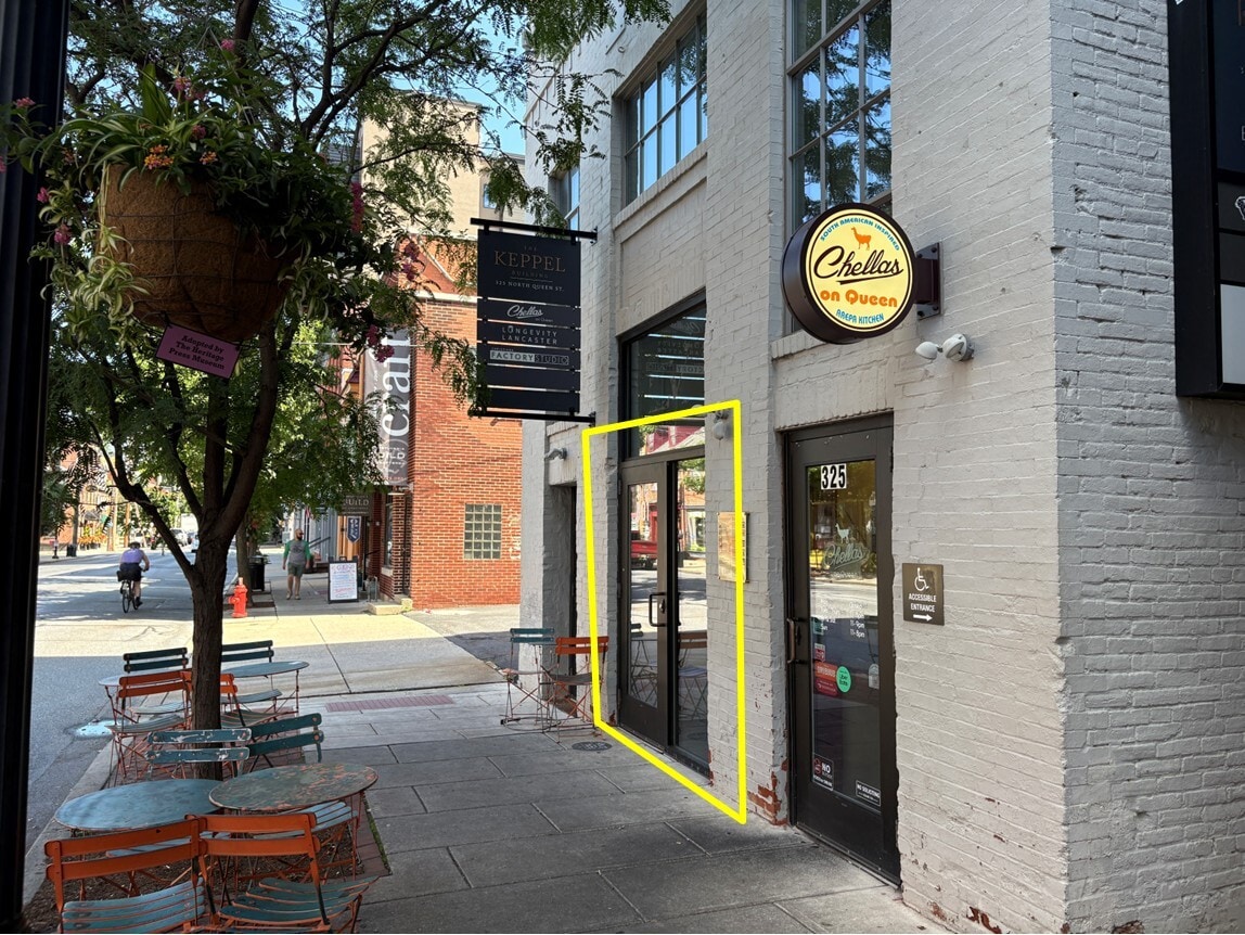 325 N Queen St, Lancaster, PA for lease Interior Photo- Image 1 of 8