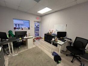 1200-1340 Stirling Rd, Dania Beach, FL for lease Interior Photo- Image 2 of 4