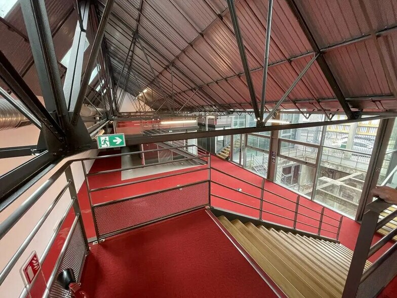 Office in Nantes for lease - Building Photo - Image 2 of 5