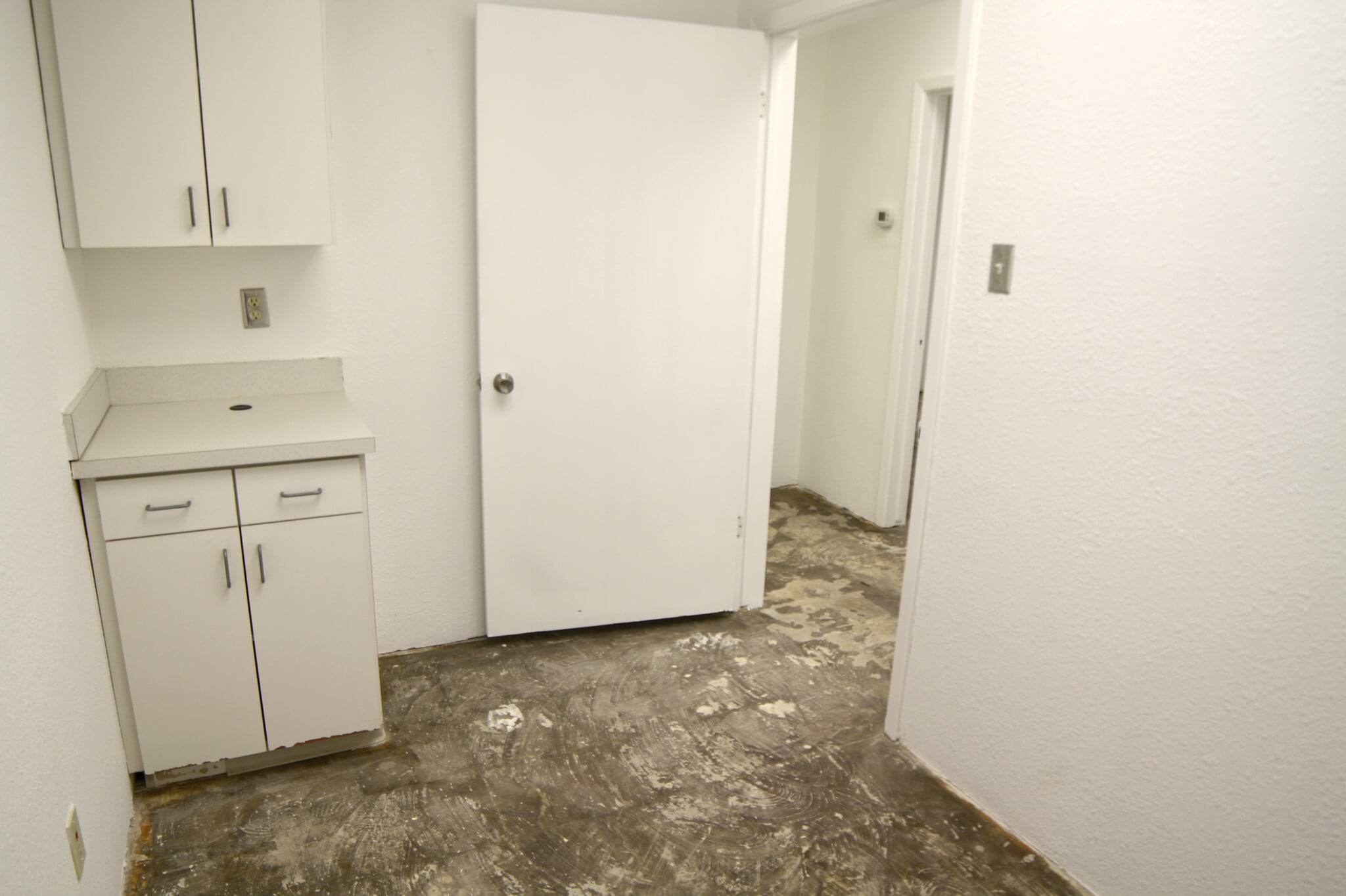 3859 E Southcross Blvd, San Antonio, TX for lease Interior Photo- Image 1 of 4