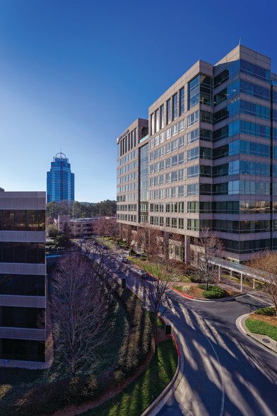 5901 Peachtree Dunwoody Rd NE, Atlanta, GA for sale - Primary Photo - Image 1 of 1