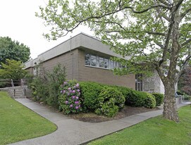 Pearl River Professional Plaza - Convenience Store