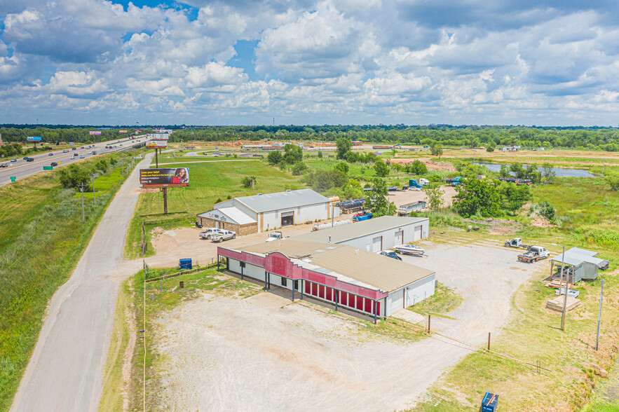 3111-3137 S Interstate Dr, Norman, OK for sale - Building Photo - Image 1 of 1