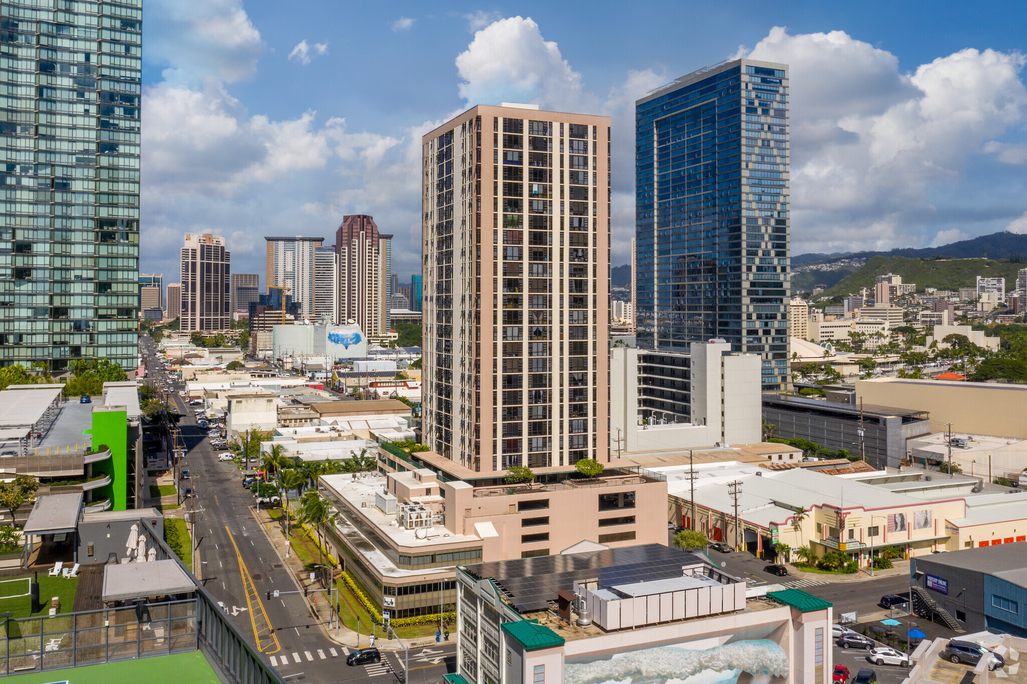 1050 Queen St, Honolulu, HI for lease Building Photo- Image 1 of 6