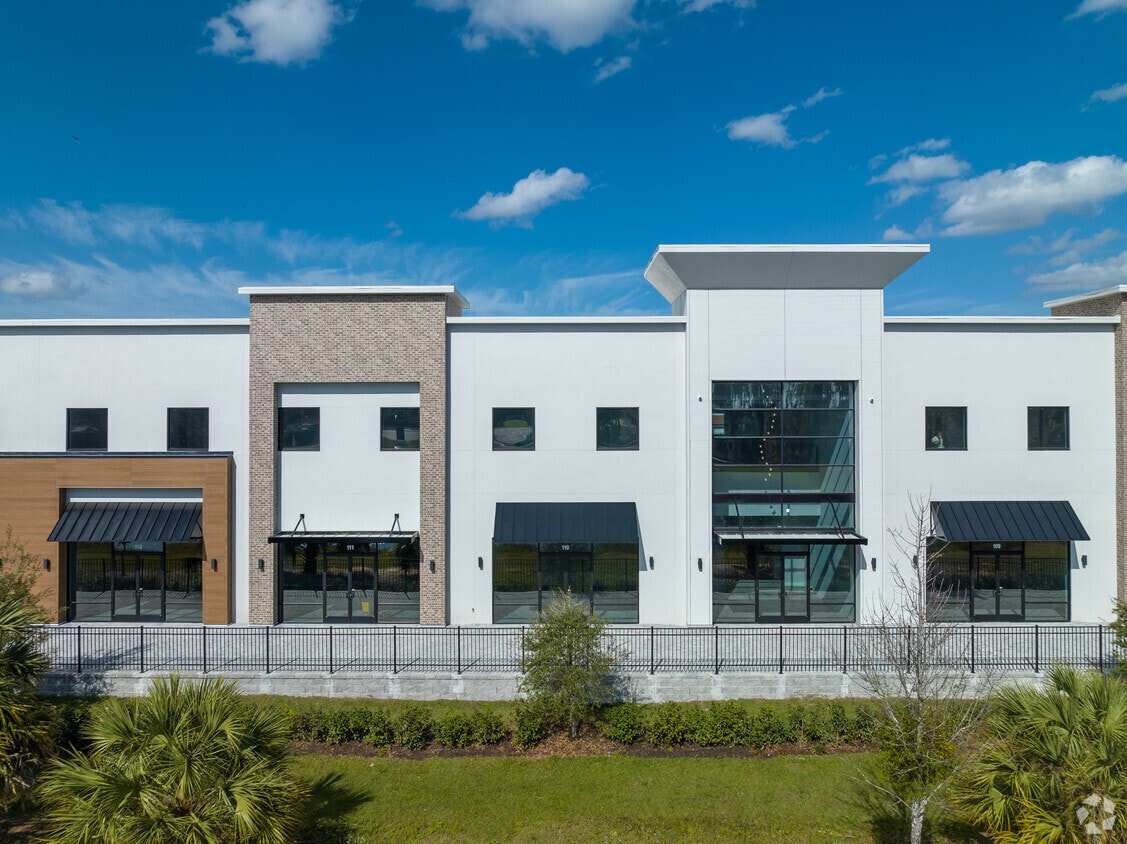 1711 Amazing Way, Ocoee, FL 34761 Retail for Sale