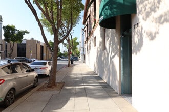 200 E Chapman Ave, Orange, CA for lease Building Photo- Image 1 of 15