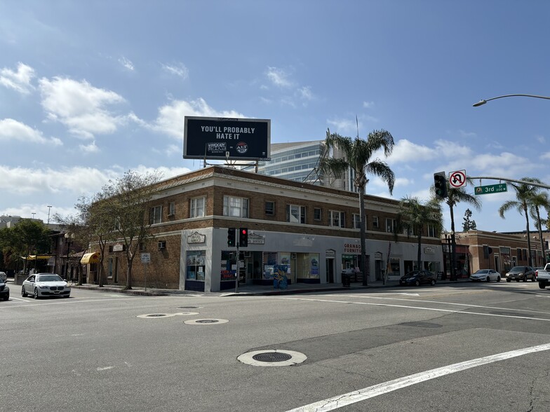 300-312 N Broadway, Santa Ana, CA for lease - Building Photo - Image 1 of 37