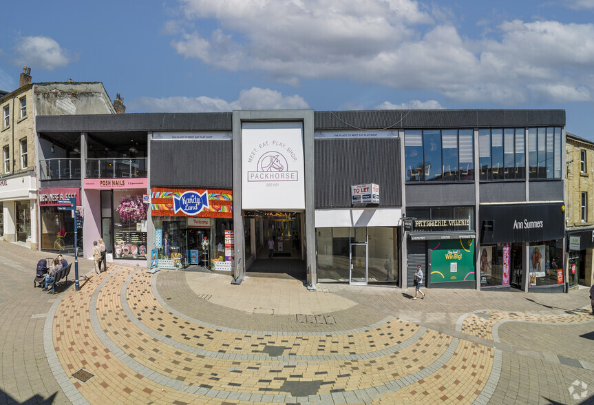 Packhorse Centre, Huddersfield for sale - Primary Photo - Image 1 of 5