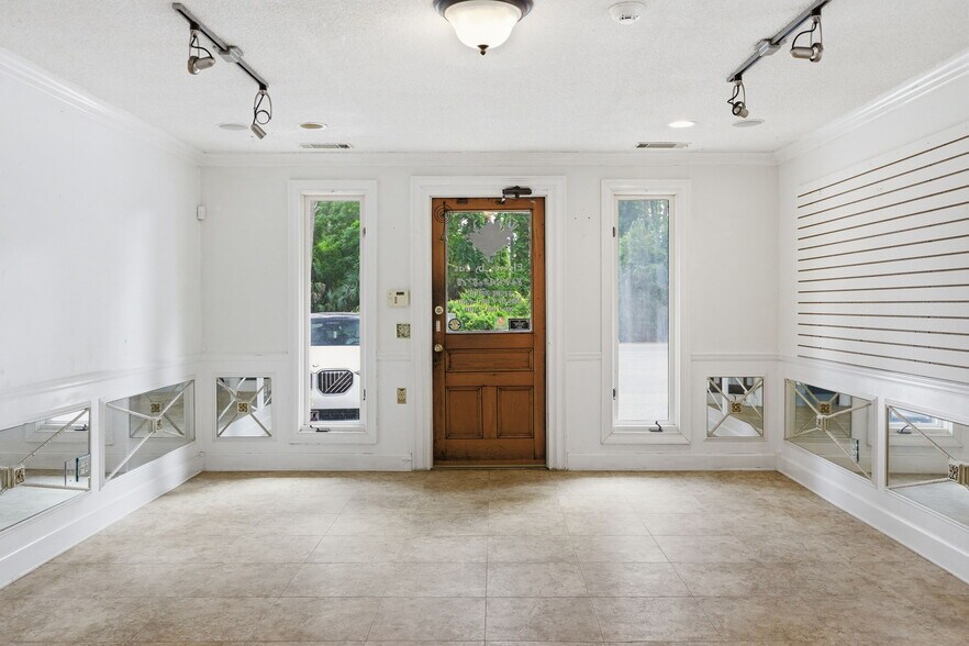 72 Arrow Rd, Hilton Head Island, SC for sale - Building Photo - Image 3 of 13