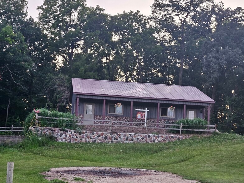 51 Minnesota Ave, Oronoco, MN for sale - Building Photo - Image 2 of 11