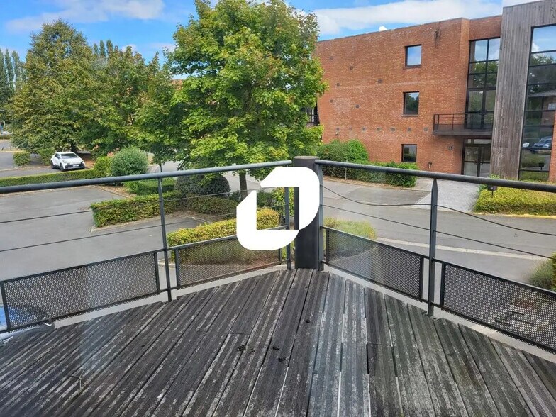 Office in Lezennes for lease - Building Photo - Image 3 of 7