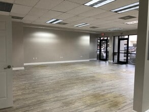 5400 S University Dr, Davie, FL for lease Interior Photo- Image 2 of 11