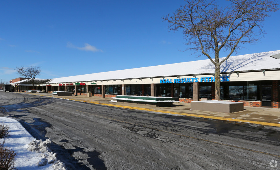 1800-1864 Belvidere Rd, Grayslake, IL for lease - Building Photo - Image 3 of 5