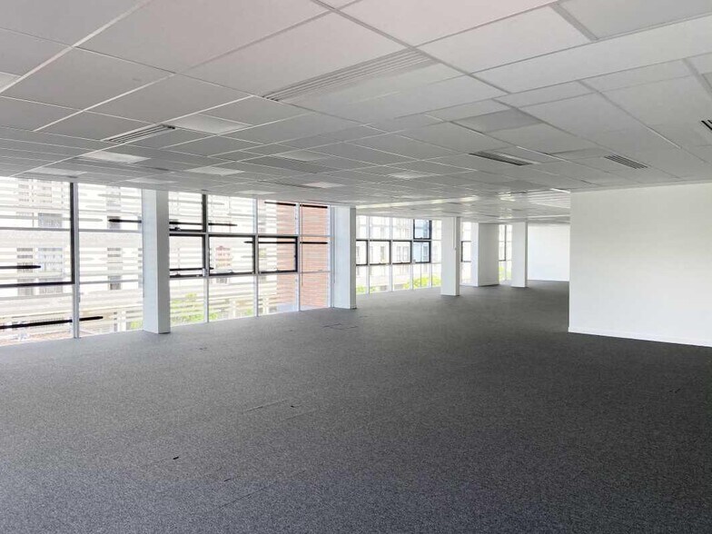Office in Ivry-sur-Seine for lease - Interior Photo - Image 3 of 5