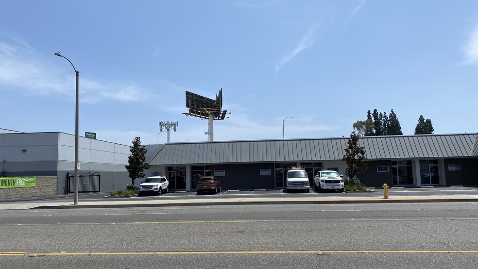 7212-7256 Garden Grove Blvd, Westminster, CA for lease - Building Photo - Image 2 of 8