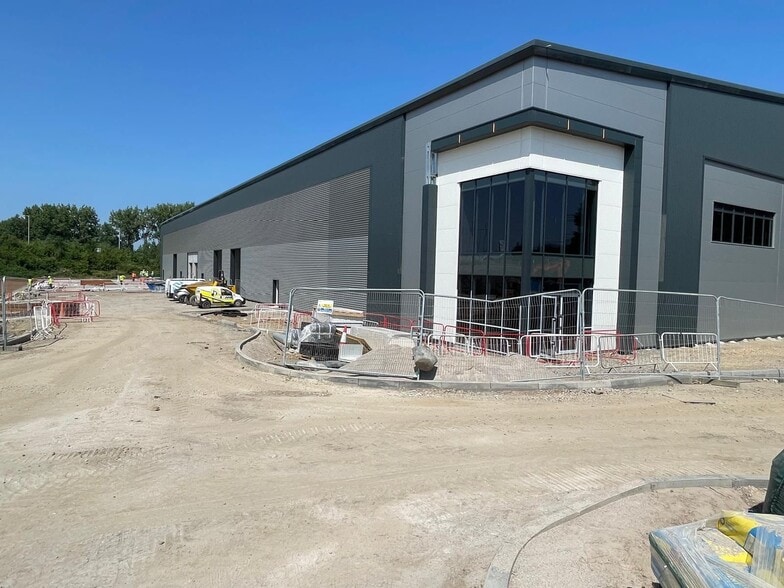 1 Frog Hall Ln, Rugby for lease - Building Photo - Image 2 of 3