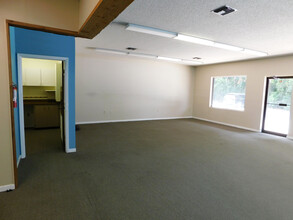 950 N Cocoa Blvd, Cocoa, FL for lease Building Photo- Image 2 of 4