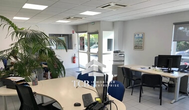 Office in Carquefou for sale Interior Photo- Image 1 of 2