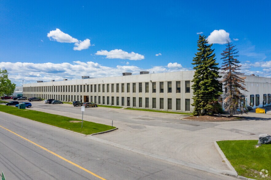 4441 76th Ave SE, Calgary, AB for lease - Building Photo - Image 1 of 3