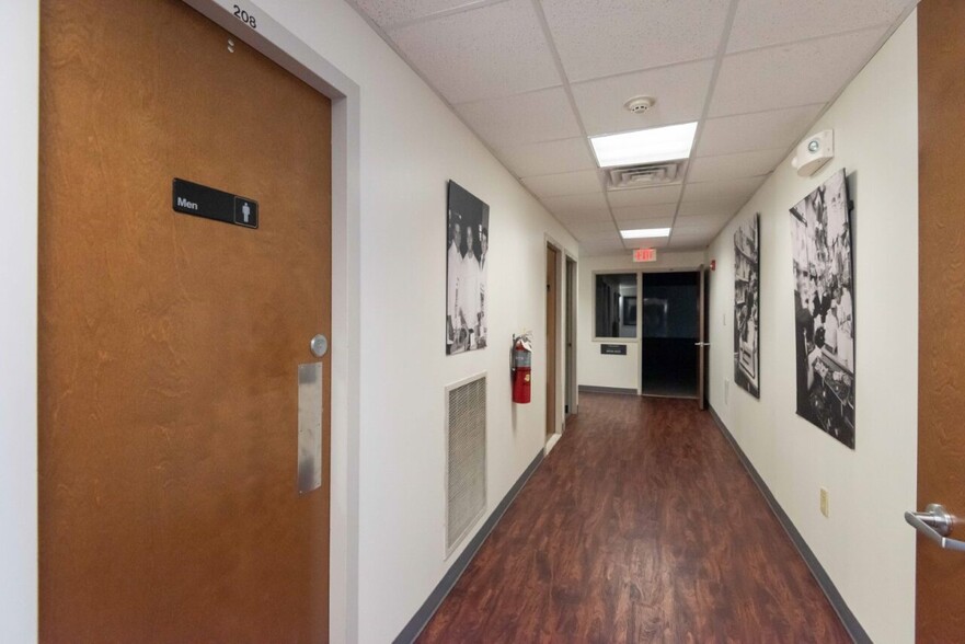 913-929 Wallace St, Philadelphia, PA for lease - Interior Photo - Image 3 of 24